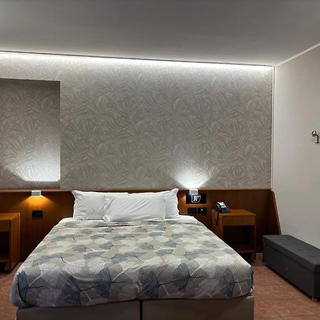 Villa Nasti Hotel Ristorante Canzo Luaran gambar