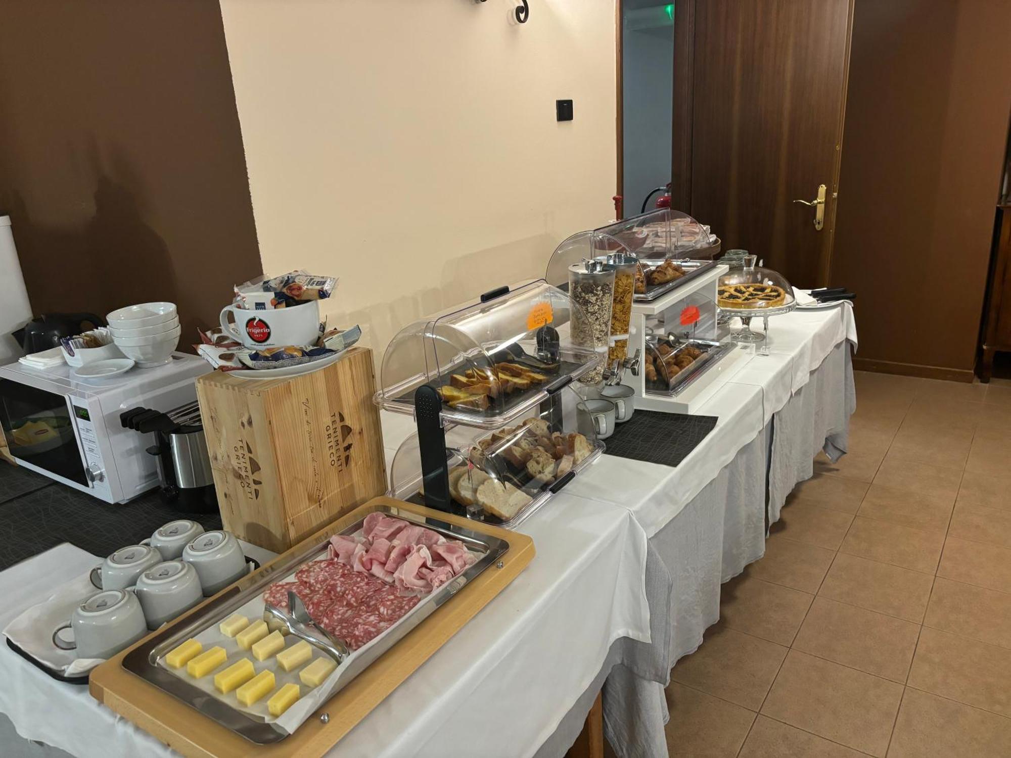 Villa Nasti Hotel Ristorante Canzo Luaran gambar